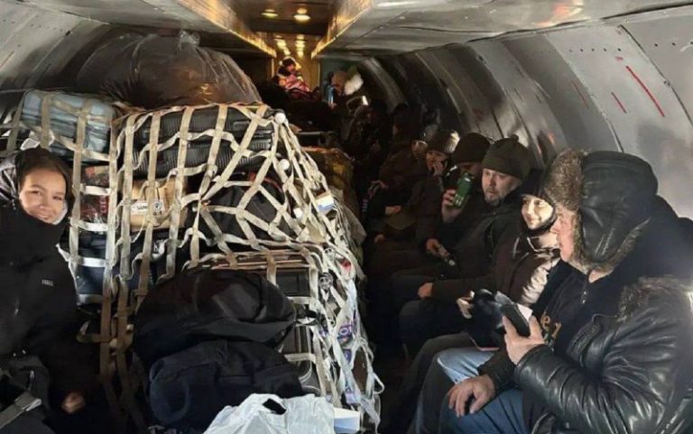 Сибиряков пересадили на грузовой Ан‑26 вместо пассажирского Ан‑24