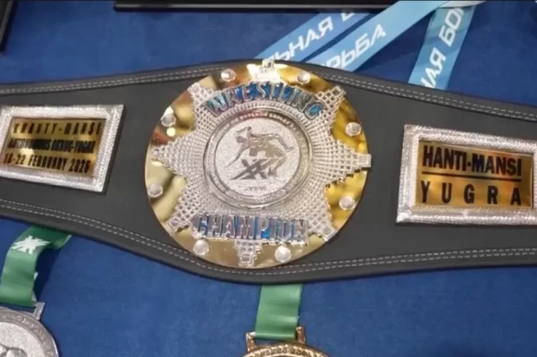 В Пойковском определили сильнейших борцов международного уровня.