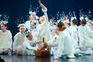 В Ханты-Мансийске провели концерт в поддержку бойцов СВО.