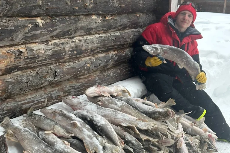 Про Сибирь|Рыбаки из Нижнего Тагила наловили в реке Северная Сосьва (ХМАО) около 500 кг. щуки.