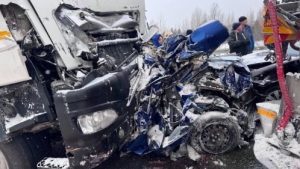 Три человека погибли в жутком массовом ДТП в сторону Тобольск.