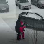 Про Сибирь|В Нижневартовске женщина напала на 8-летнюю девочку.