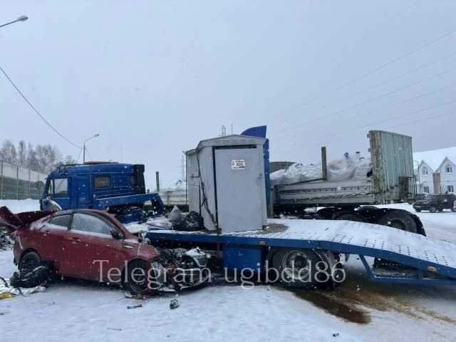 В посёлке Пойковский в массовом ДТП погиб молодой водитель.