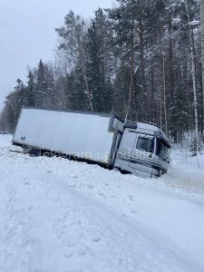 В Кондинском районе Югры в ДТП погибли два человека.