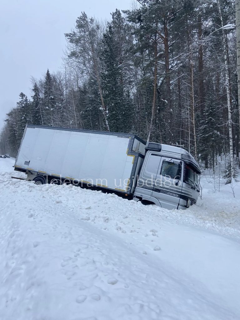 В Кондинском районе Югры в ДТП погибли два человека.