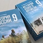Флаг России впервые за 12 лет пронесли на открытии Паралимпиады.