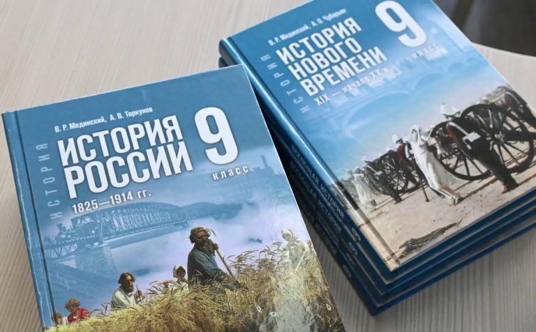 Школьников допустят к ОГЭ после сдачи устного экзамена по истории.