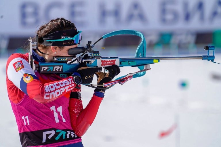 С 15 марта 2026 года в Ханты-Мансийске стартует первенство России по биатлону среди юношей и девушек 17–18 лет.