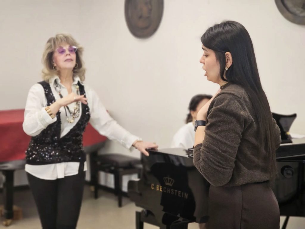 Легенда оперы Любовь Казарновская поделилась опытом со студентами Сургута Легенда оперы Любовь Казарновская поделилась опытом со студентами Сургута