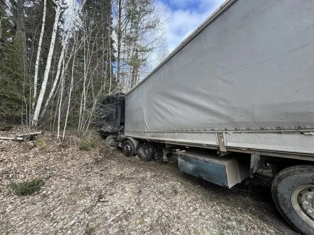 Смертельное ДТП на трассе Тюмень — Ханты‑Мансийск: столкнулись грузовик и Hyundai Tucson