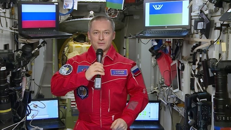 Про Сибирь|Первый югорский космонавт вернулся домой.