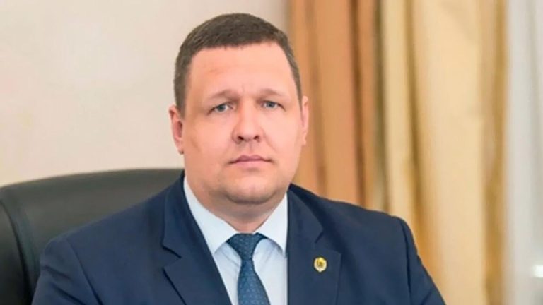 Суд изменил меру пресечения экс‑вице‑мэру Нефтеюганска Павлу Гусенкову.