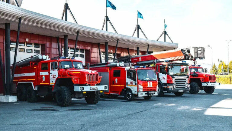 Зарплата 60 тысяч рублей — причина оттока пожарных в ХМАО: власти предлагают доплачивать по 20 тысяч