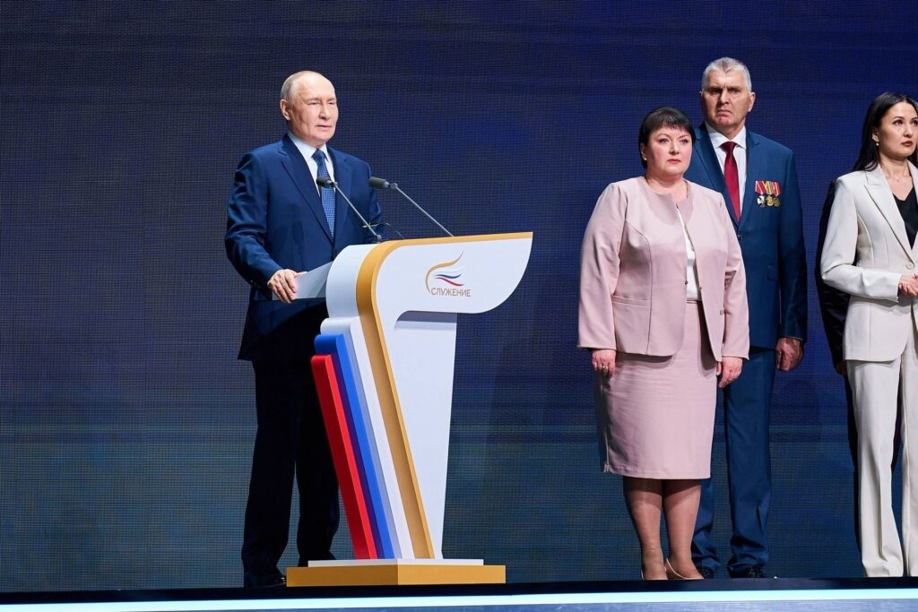 Четверо югорчан стали победителями и лауреатами III Всероссийской муниципальной премии «Служение»