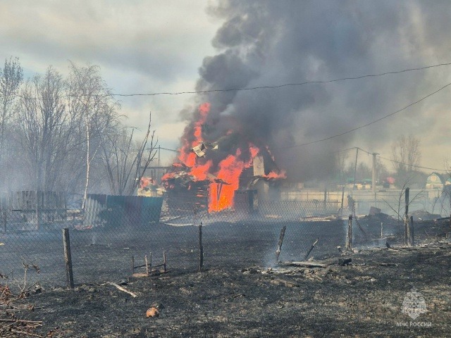 Шесть дачных участков сгорели в Нижневартовске