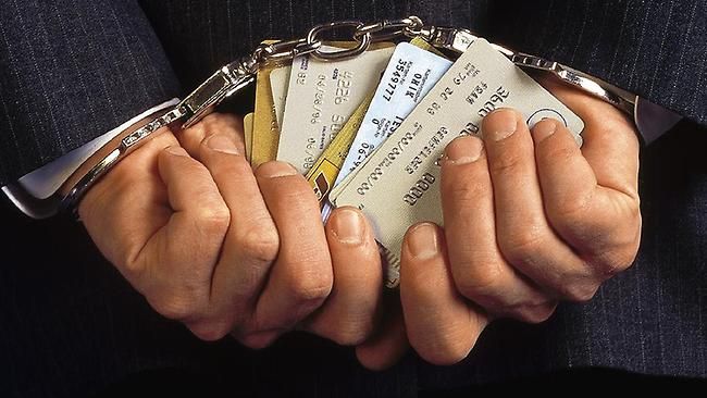В Югре пресечена деятельность группы мошенников, совершавших незаконные операции с банковскими картами В Югре пресечена деятельность группы мошенников, совершавших незаконные операции с банковскими картами