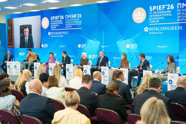 Про Сибирь|Делегация Югры на ПЭМФ: инвестиции, социальное предпринимательство, поддержка бойцов