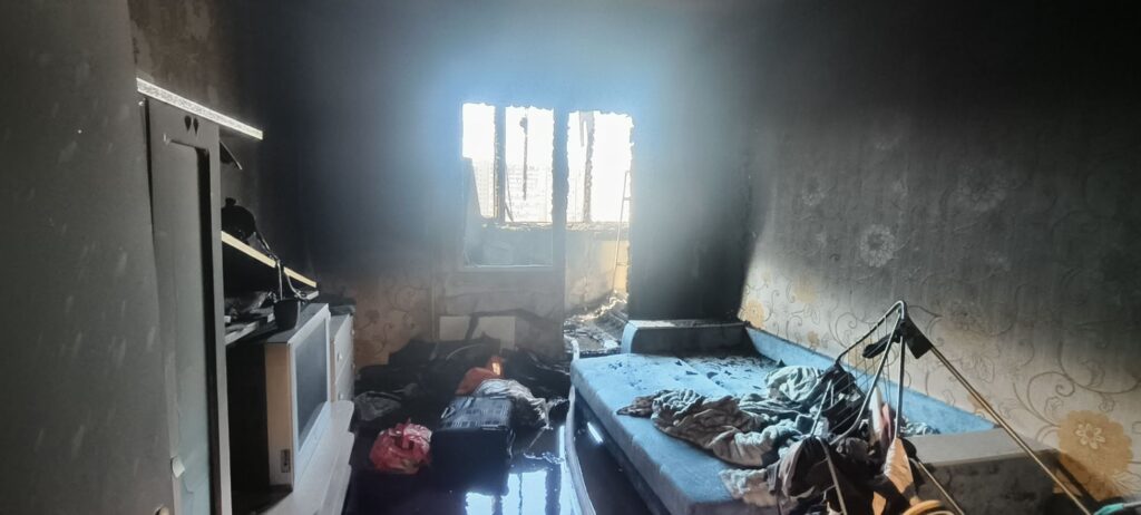 Пожарные ликвидировали возгорание в 17‑этажном доме: спасён ребёнок, эвакуированы 42 жителя Пожарные ликвидировали возгорание в 17‑этажном доме: спасён ребёнок, эвакуированы 42 жителя