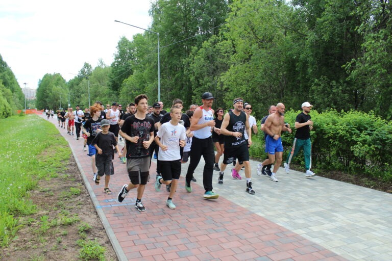 В Сургуте прошёл забег с мастером спорта Александром Липовым