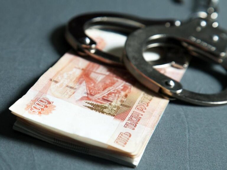 В Нефтеюганске у вахтовика украли 450 тысяч рублей: кражу совершил коллега