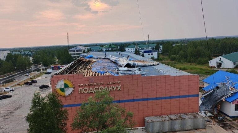 Как Радужный справляется с последствиями урагана: работа служб и контроль прокуратуры
