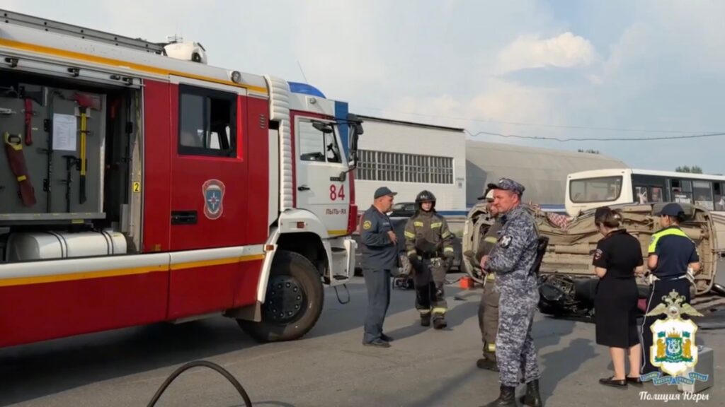 В ХМАО произошло четыре аварии со смертельным исходом - в них погибли шесть человек.