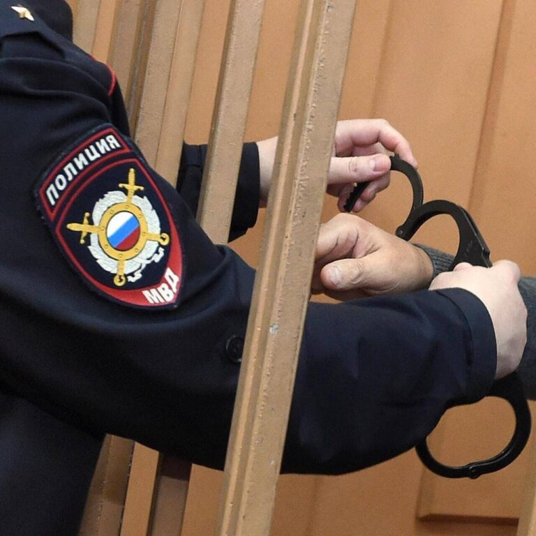 Полиция и прокуратура разбираются в инциденте с нападением на школьниц в Сургуте