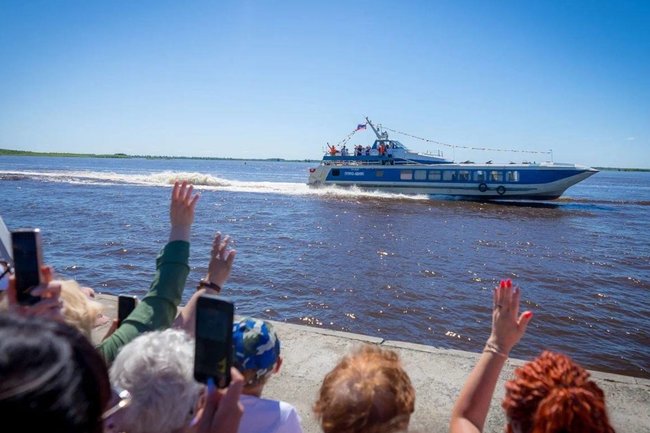 День работников морского и речного флота: в Ханты‑Мансийске прошёл парад судов!