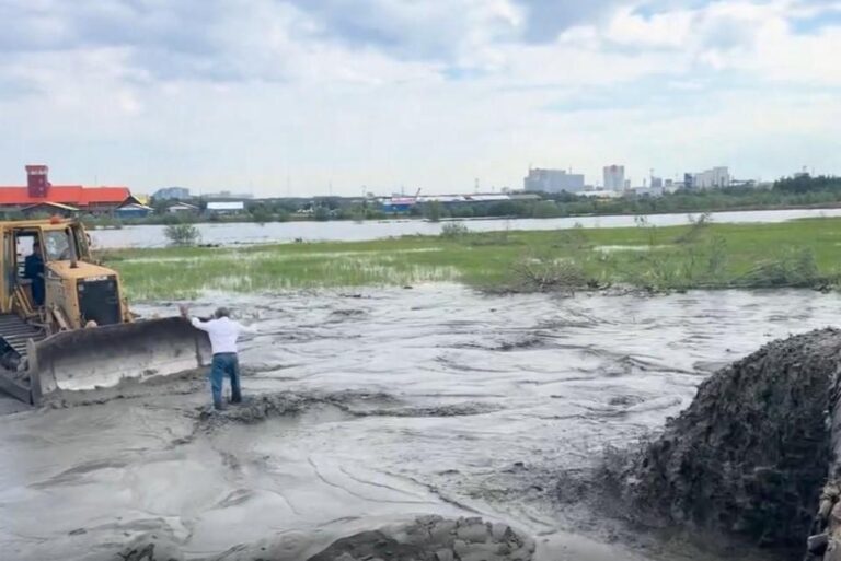 Евгений Барсов против «ЮВиС» : спор о намыве песка у «Боровой» дошёл до Минприроды
