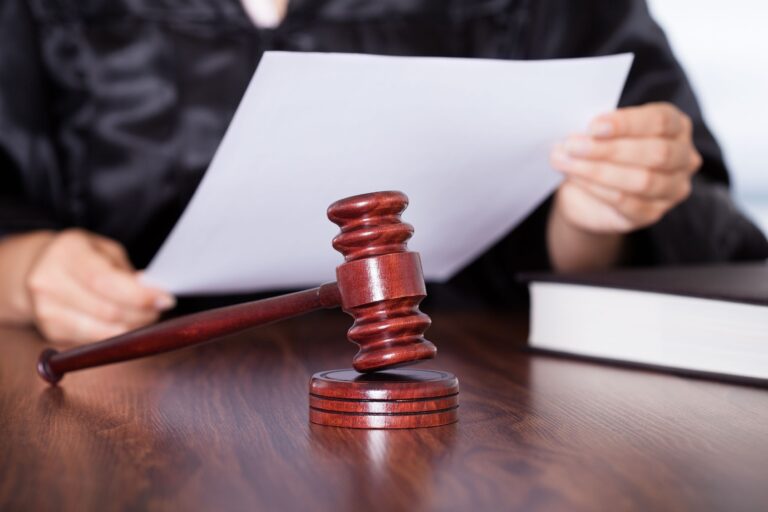 Суд признал кредитный договор недействительным: жительница Радужного выиграла дело против банка