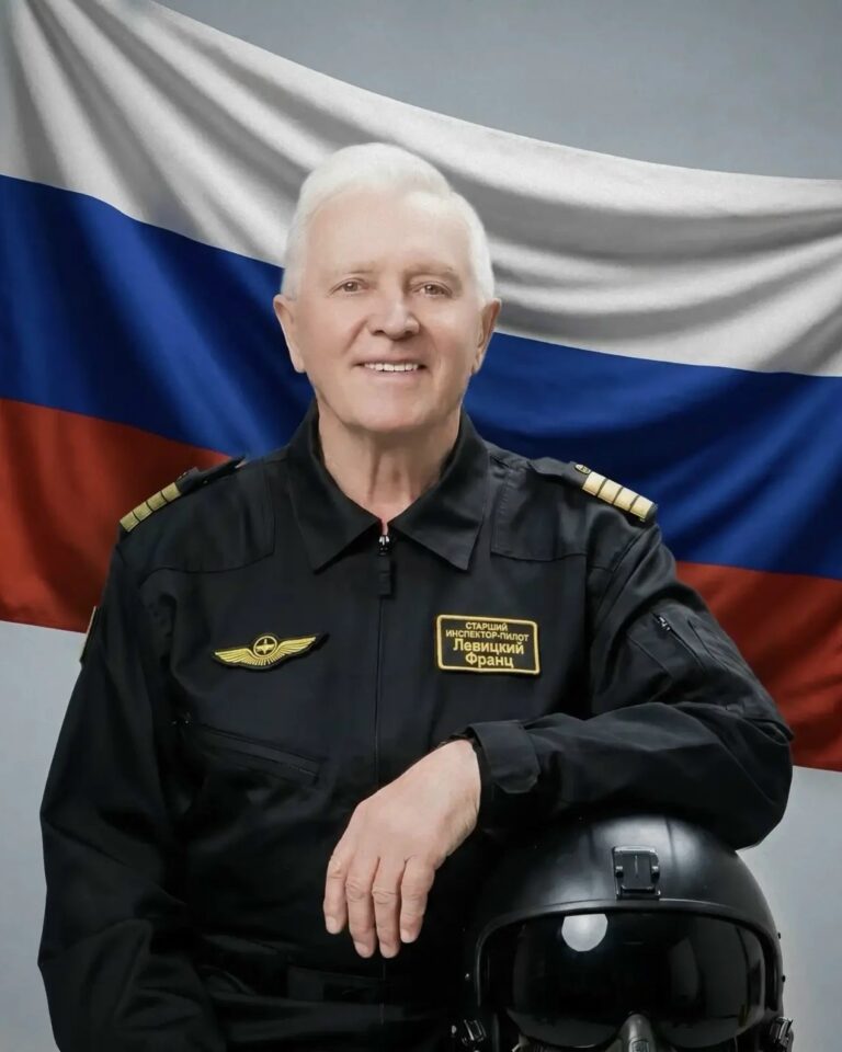 Первый в России пилот гражданской авиации — Герой Труда: история Франца Левицкого из Югры