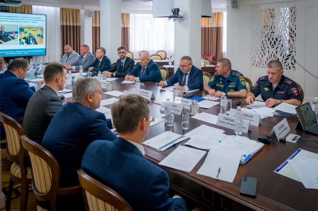 Губернатор Югры Руслан Кухарук дал поручения по снижению аварийности на дорогах региона Губернатор Югры Руслан Кухарук дал поручения по снижению аварийности на дорогах региона