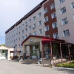 Про Сибирь|В Сургуте хирурги спасли шестилетнюю девочку: из желудка удалили 30‑сантиметровый ком волос