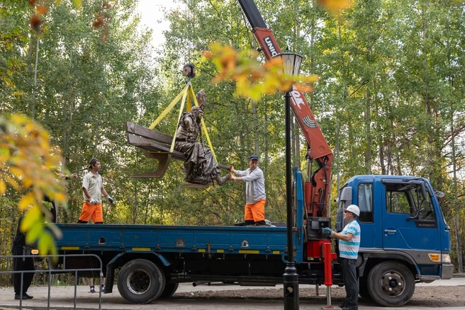 В сургутском эко‑парке «За Саймой» появилась старорусская изба с Бабой‑Ягой В сургутском эко‑парке «За Саймой» появилась старорусская изба с Бабой‑Ягой