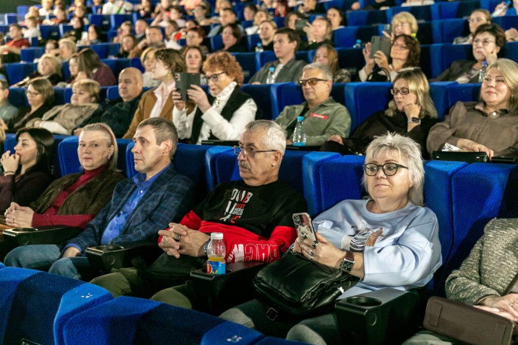 В Сургуте представили фильм «Романовы. Преданность и предательство»!