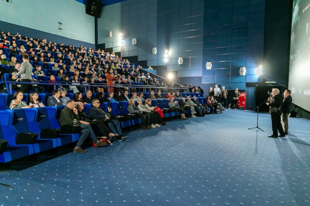 В Сургуте представили фильм «Романовы. Преданность и предательство»!