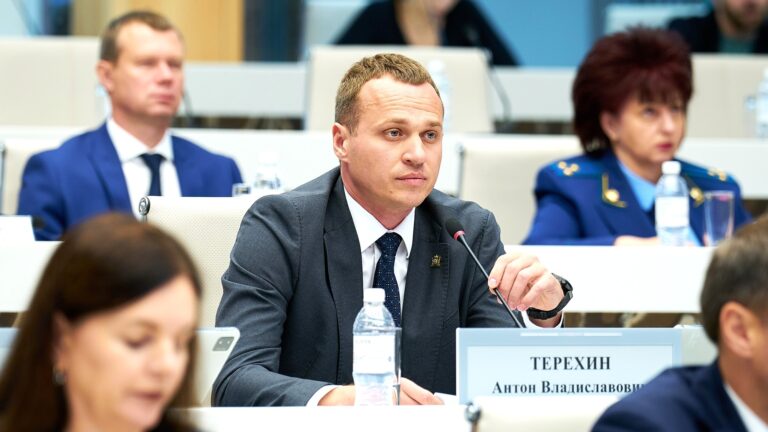 От департамента к правительству: Антон Терехин стал замгубернатора Югры