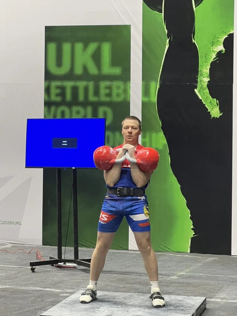 Югорские спортсмены — на пьедестале Чемпионата и Первенства мира по гиревому спорту