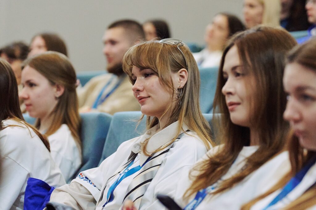 Молодёжь Югры представила проекты о межкультурном диалоге Молодёжь Югры представила проекты о межкультурном диалоге