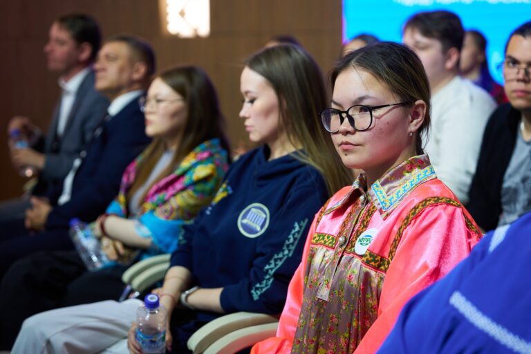 Про Сибирь|Югра формирует кадровый резерв управленцев из числа представителей коренных народов